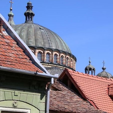 Emerald Old Town Сибиу Экстерьер фото