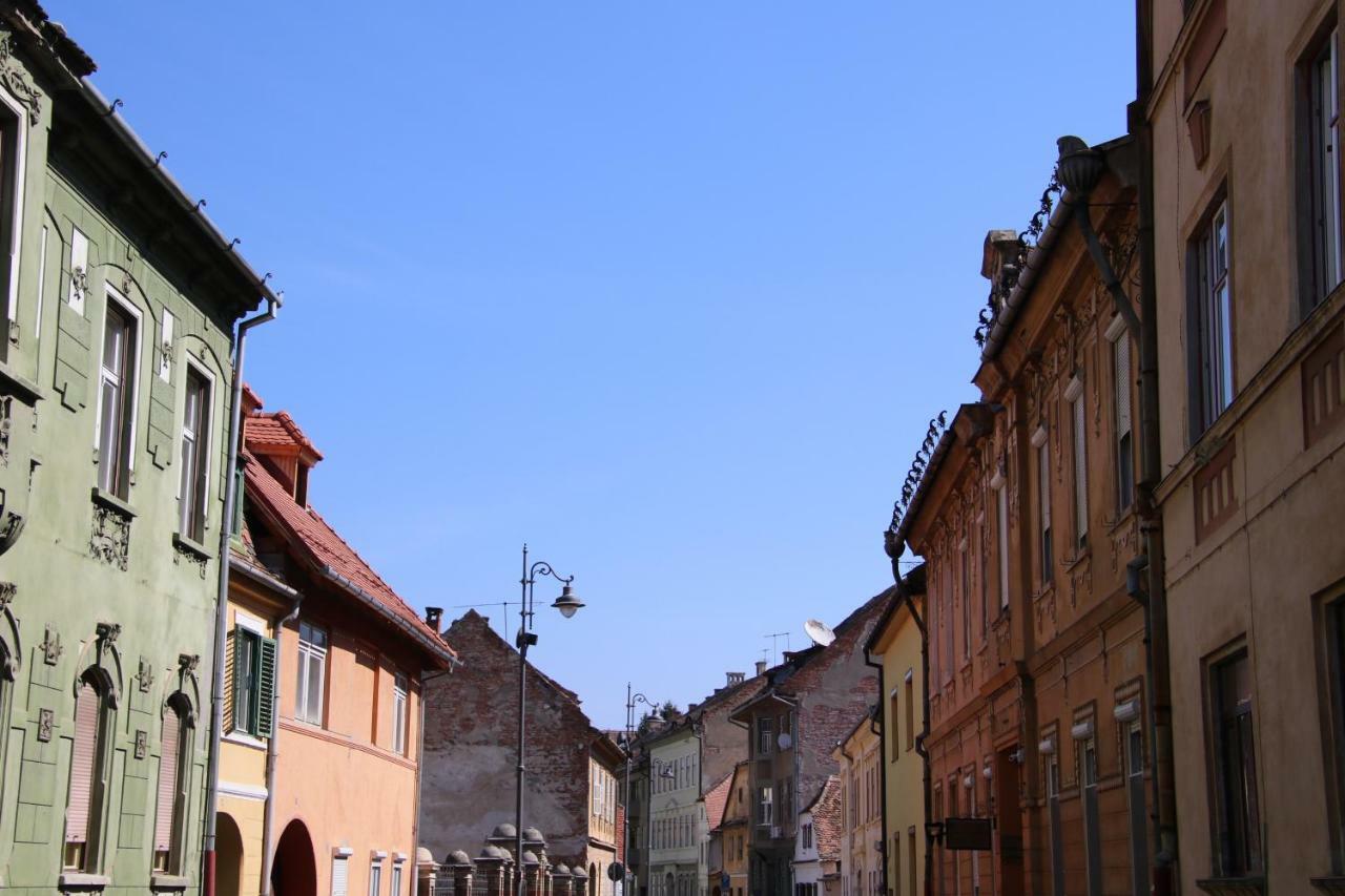 Emerald Old Town Сибиу Экстерьер фото