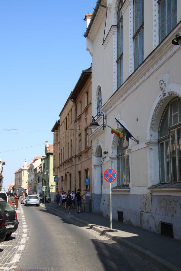 Emerald Old Town Сибиу Экстерьер фото