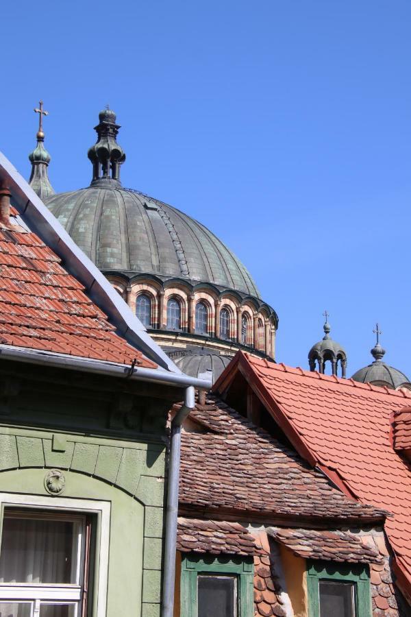 Emerald Old Town Сибиу Экстерьер фото