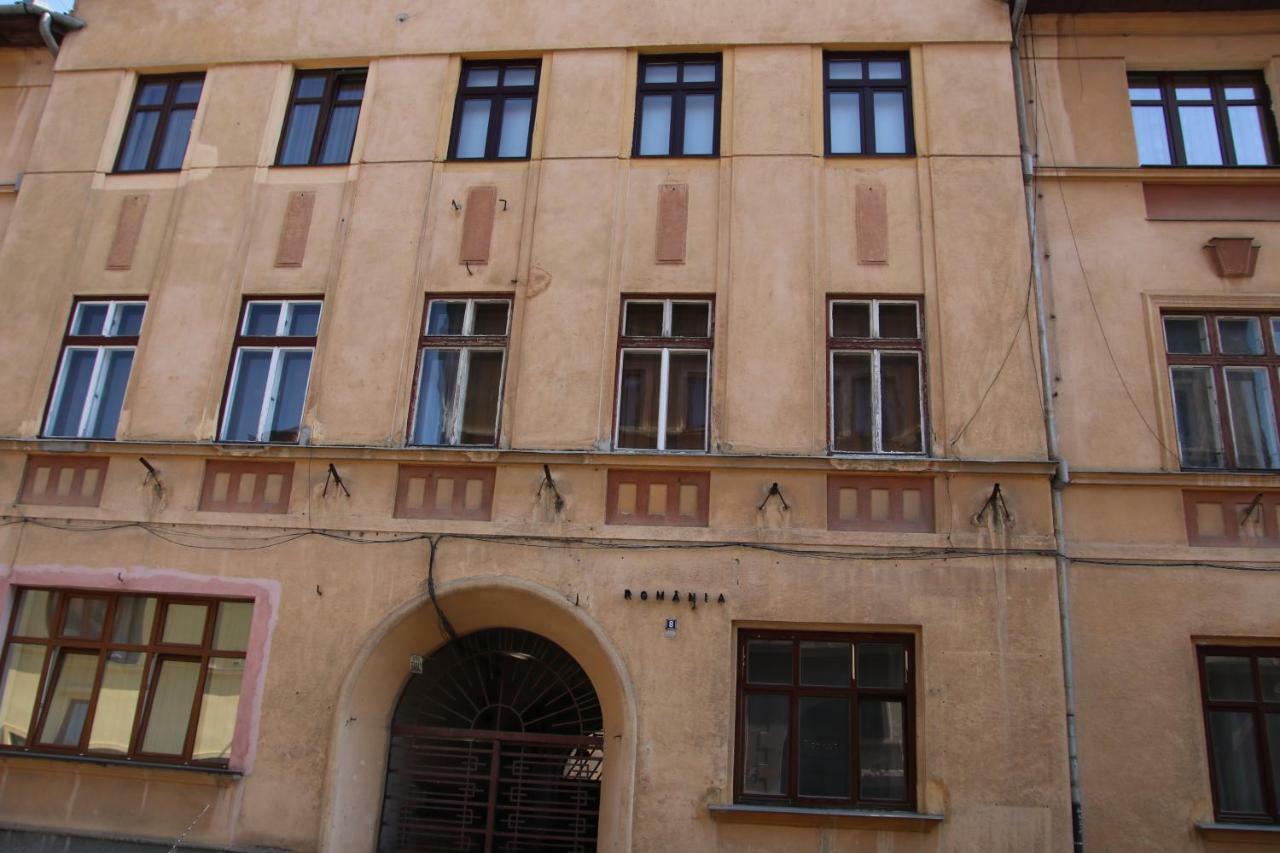 Emerald Old Town Сибиу Экстерьер фото